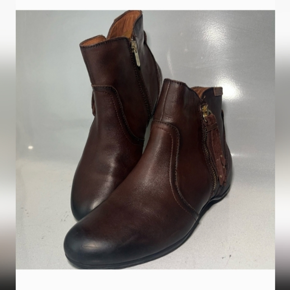 Venezia Hidden Wedge Bootie (Women)
PIKOLINOS Size 39 - 8
